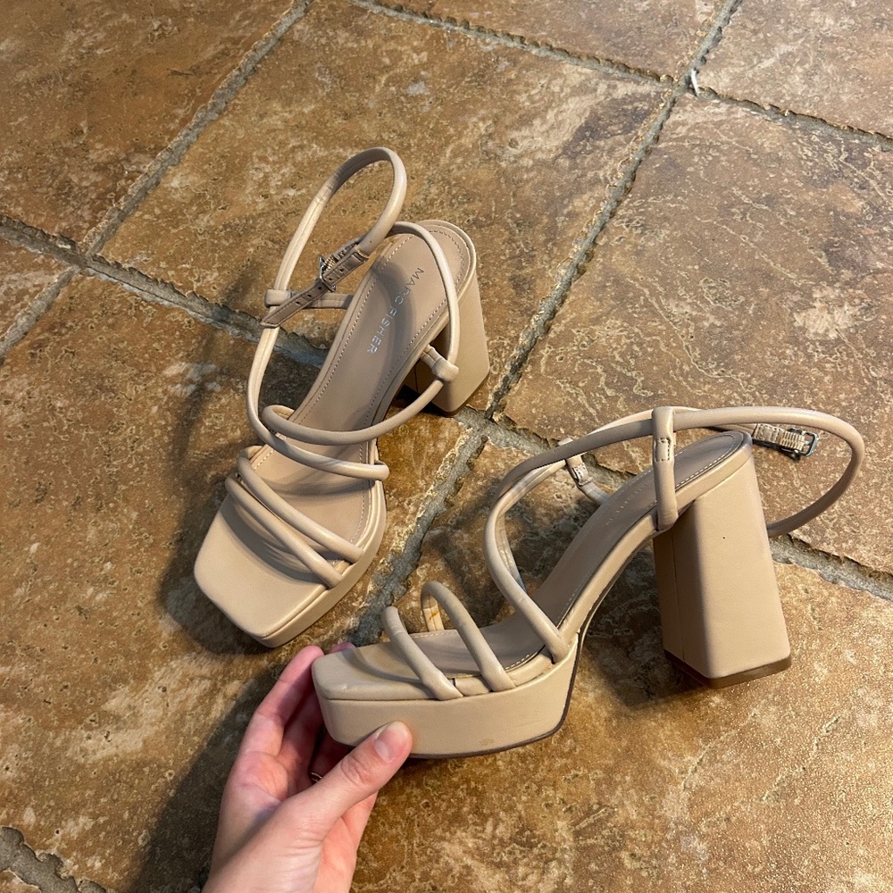 Marc Fisher Godea Pumps